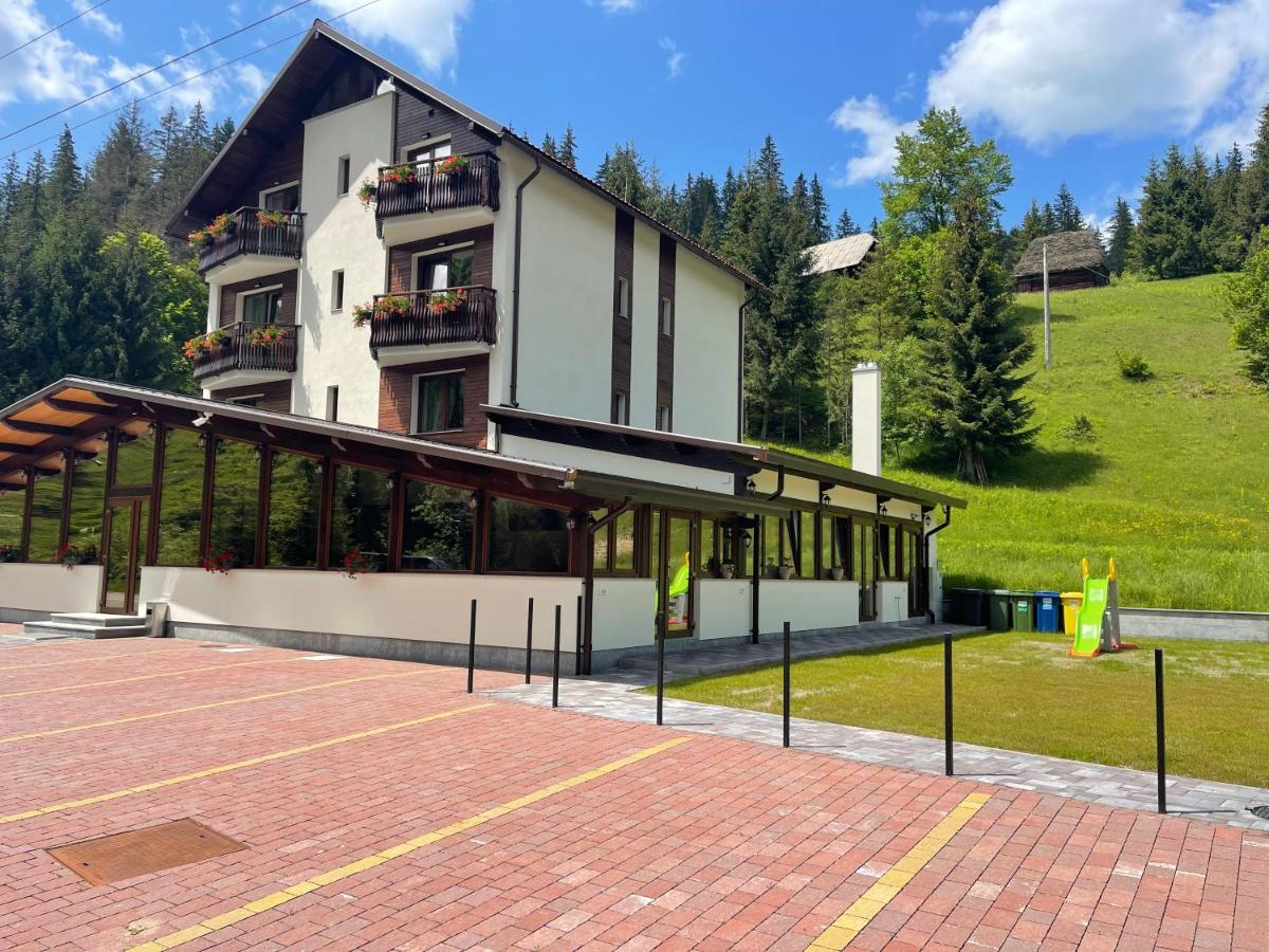 PENSIUNEA SKY HUB - Housity