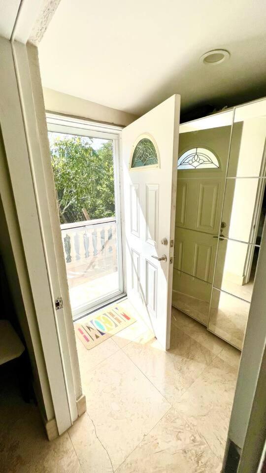 King Bedroom Suite at ParadiseOneVilla Turks and Caicos Islands - Housity