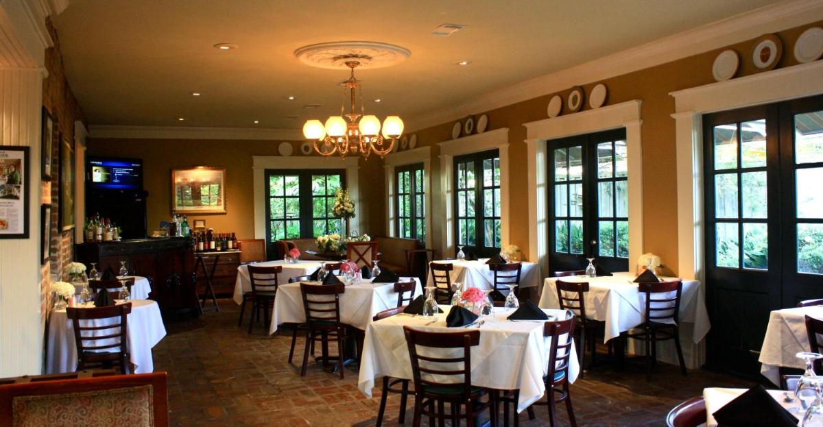 Anchuca Historic Mansion & Inn - Housity