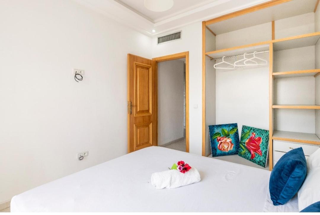 Appartement 32 Ensoleillé à 5min de la Plage Piscine à 15km de l'appartement - Housity
