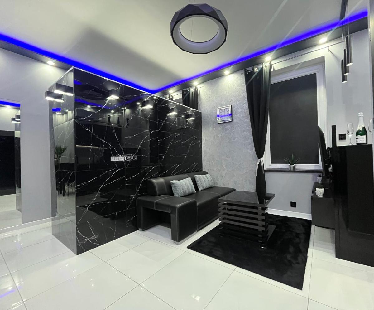 Apartament BLACK & WHITE - Housity