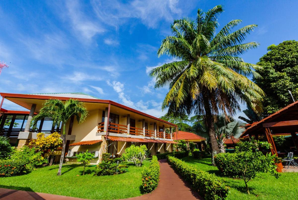 Amapola Resort - Hizvo