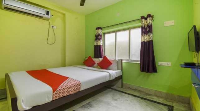 OYO Flagship Relief Inn Near Acropolis Mall - Housity