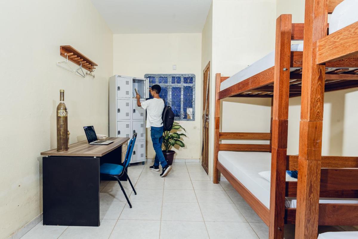 Hostel Filhos da Promessa - Housity