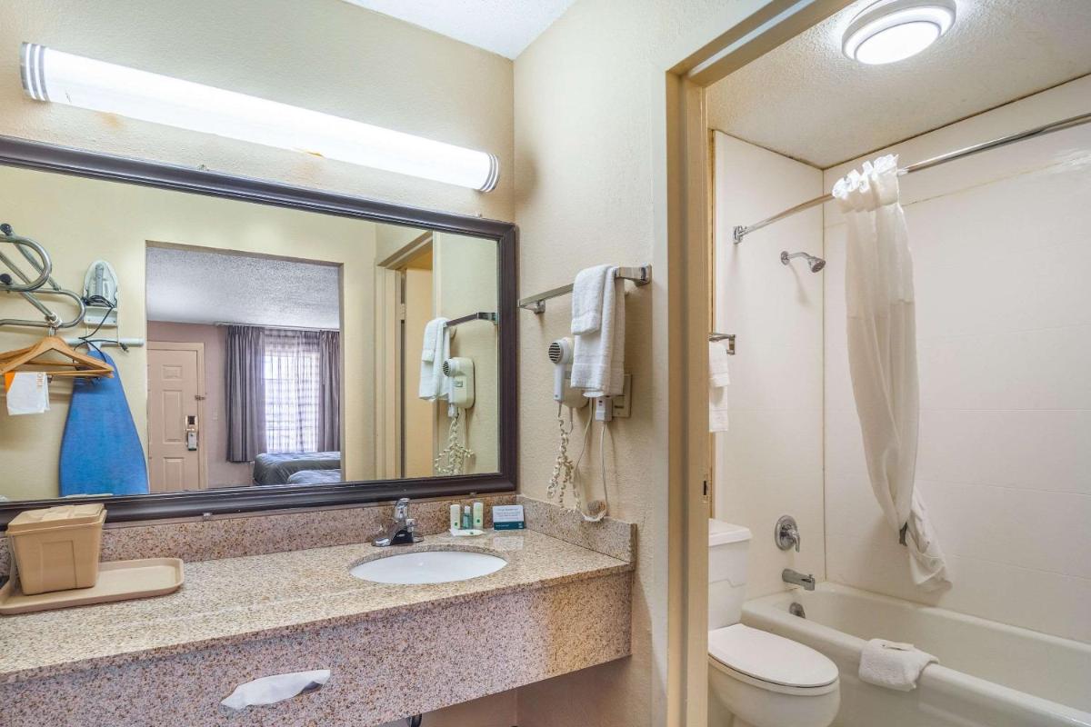 Quality Inn & Suites Santee I-95 - Housity