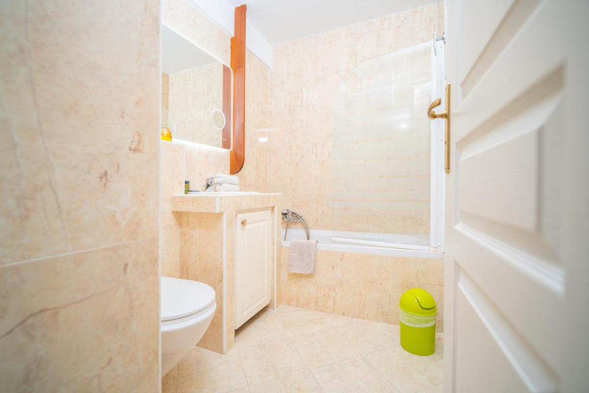 Salle de bains dans l'établissement Hôtel Beau Soleil