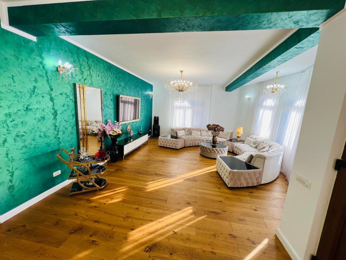 Luxury party villa - Housity