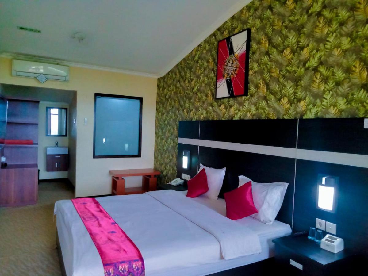 Greenhill Hotel And Convention Center2 - Housity