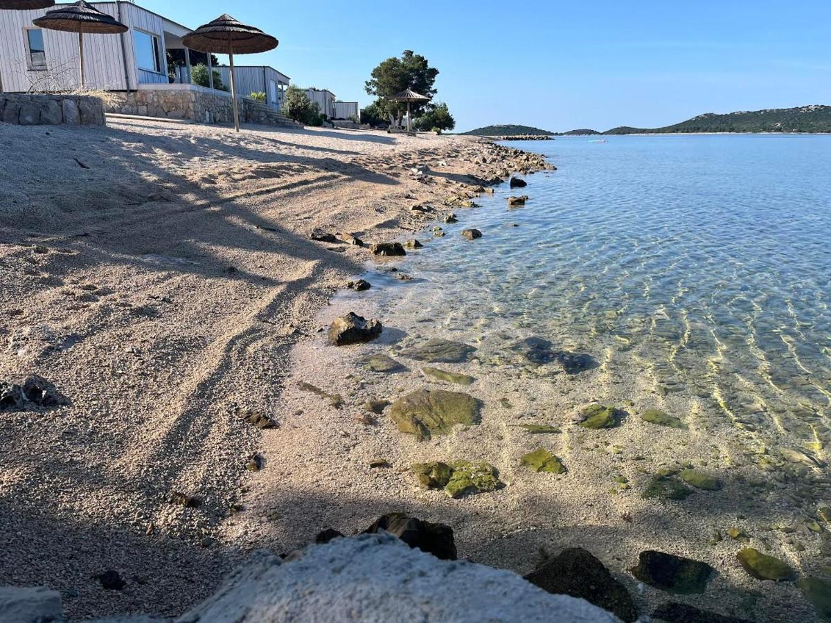 BUQEZ ECO RESORT - Beach Villas 2 and 8 - Seaview, new wifi! - Housity