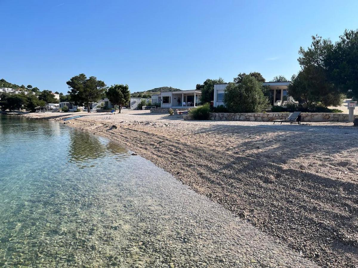 BUQEZ ECO RESORT - Beach Villas 2 and 8 - Seaview, new wifi! - Housity