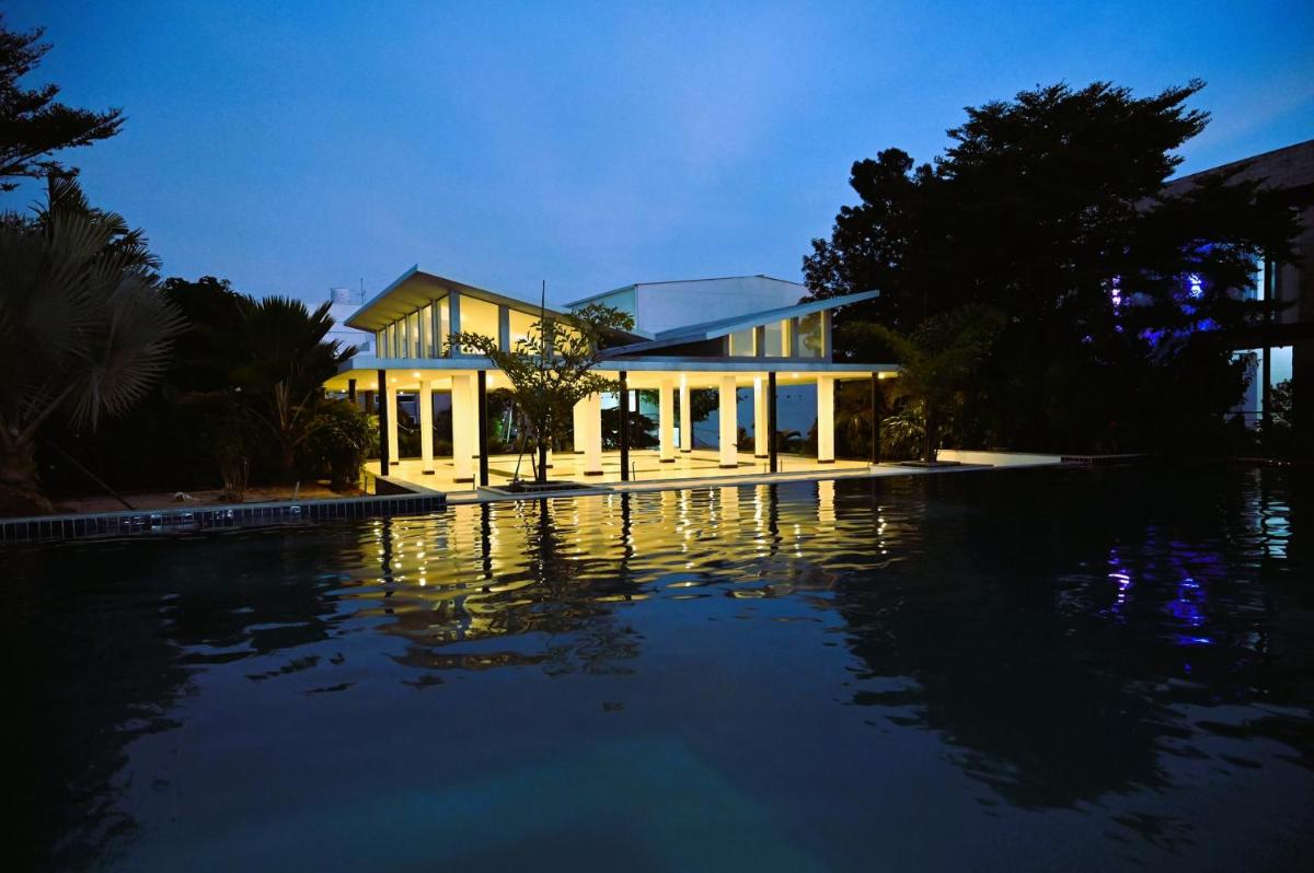 PUSHPAM DUG HOUSE - Adventure Park - Housity