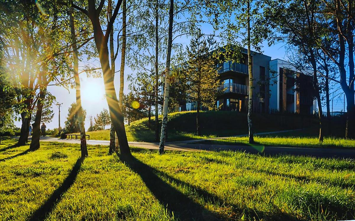 Gilužio Rivjera - Housity