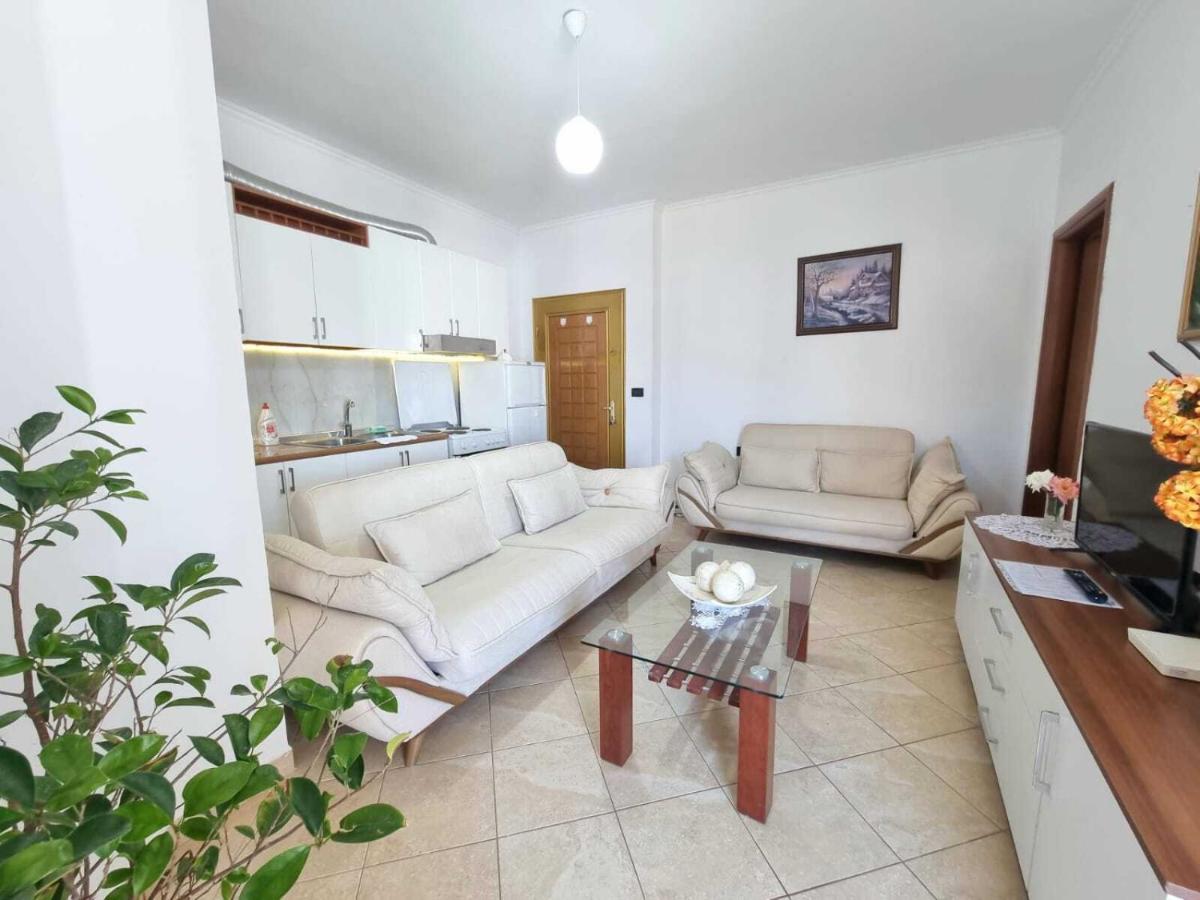 Friendly Apartment Golem - Hizvo