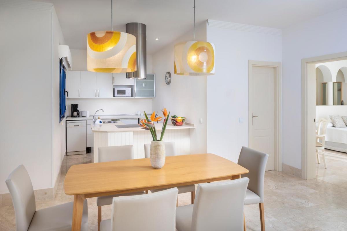 Una cocina o zona de cocina en Bahiazul Resort Fuerteventura