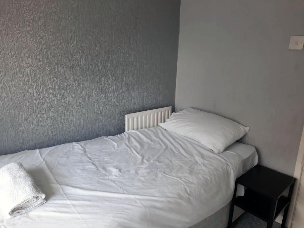 Llewellyn House - Housity