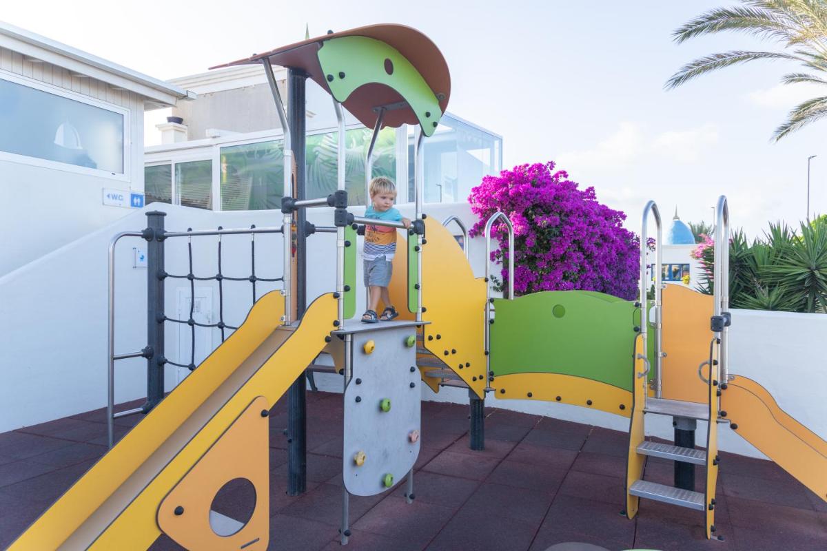 Zona de juegos infantil en Bahiazul Resort Fuerteventura