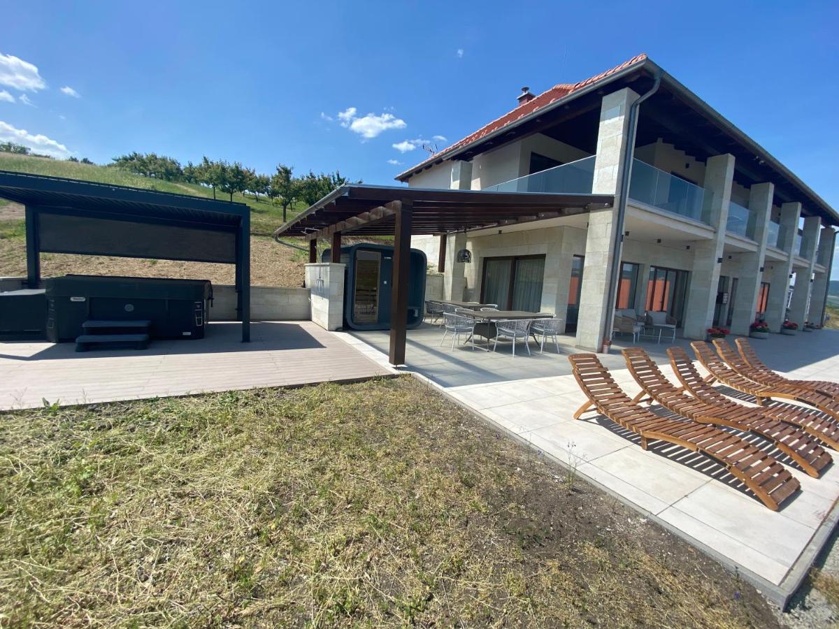Angyal Villa - Housity