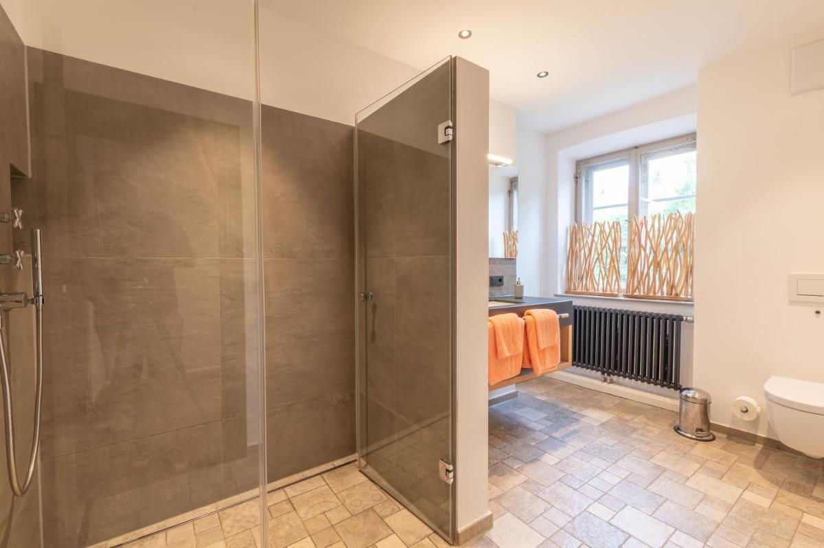 LANDHOTEL ALTE ZOLLSTATION- Historical Building - Housity