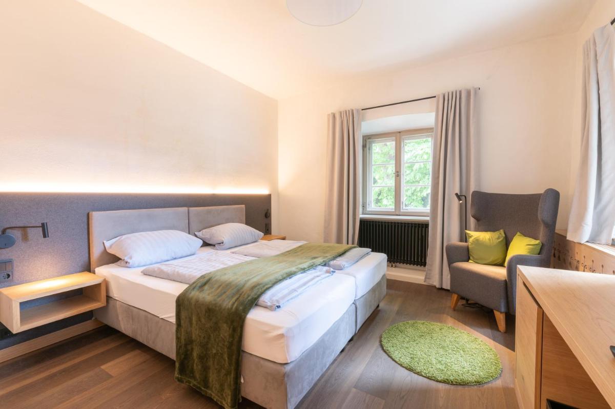 LANDHOTEL ALTE ZOLLSTATION- Historical Building - Housity