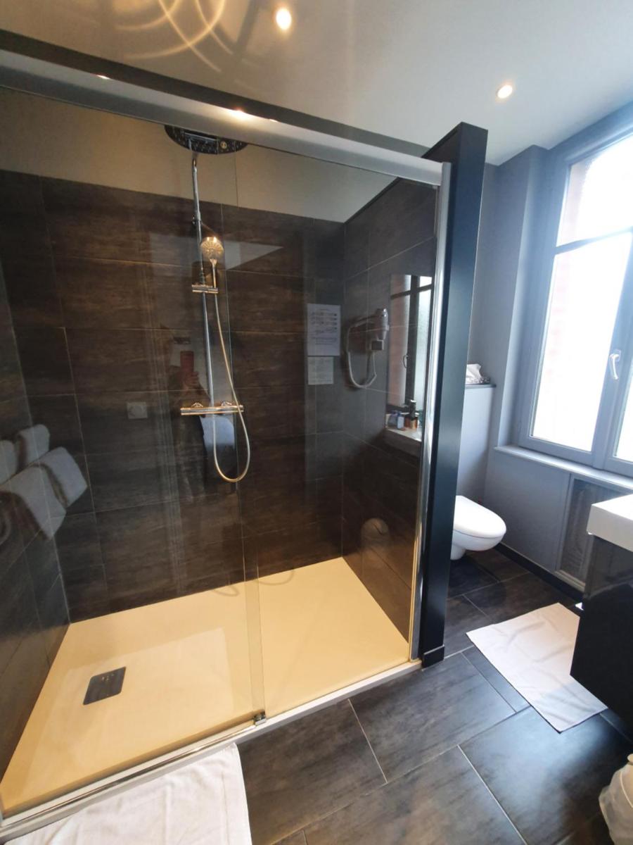 Salle de bains dans l'établissement La Fraîchette-Hôtel & Spa