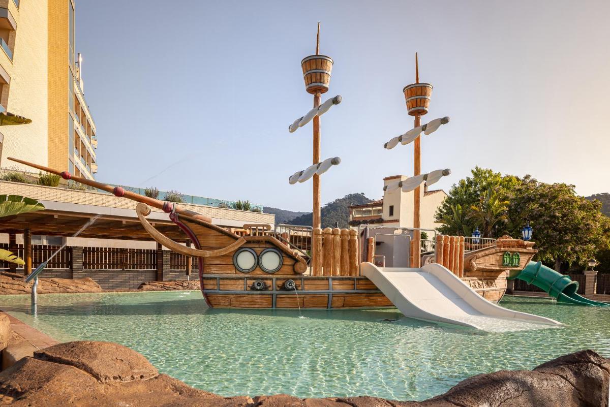 Piscina en o cerca de Golden Bahía de Tossa & Spa 4* Sup.