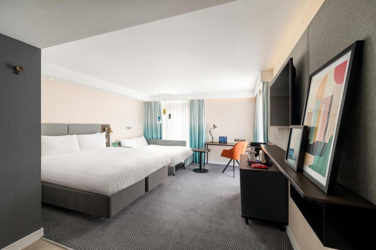Holiday Inn Lincoln, an IHG Hotel - Housity