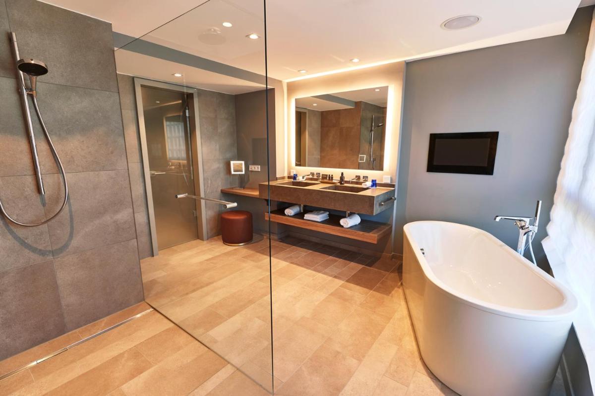 Ein Badezimmer in der Unterkunft Steigenberger Hotel Hamburg Ein Badezimmer in der Unterkunft Steigenberger Hotel Hamburg