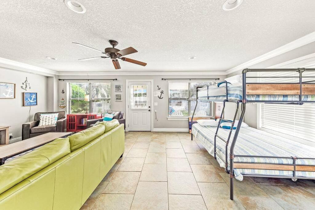 Foley Palms & OWA Resort / Pool - Housity