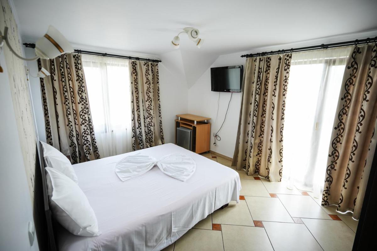 PENSIUNEA OCTAVIAN - Housity