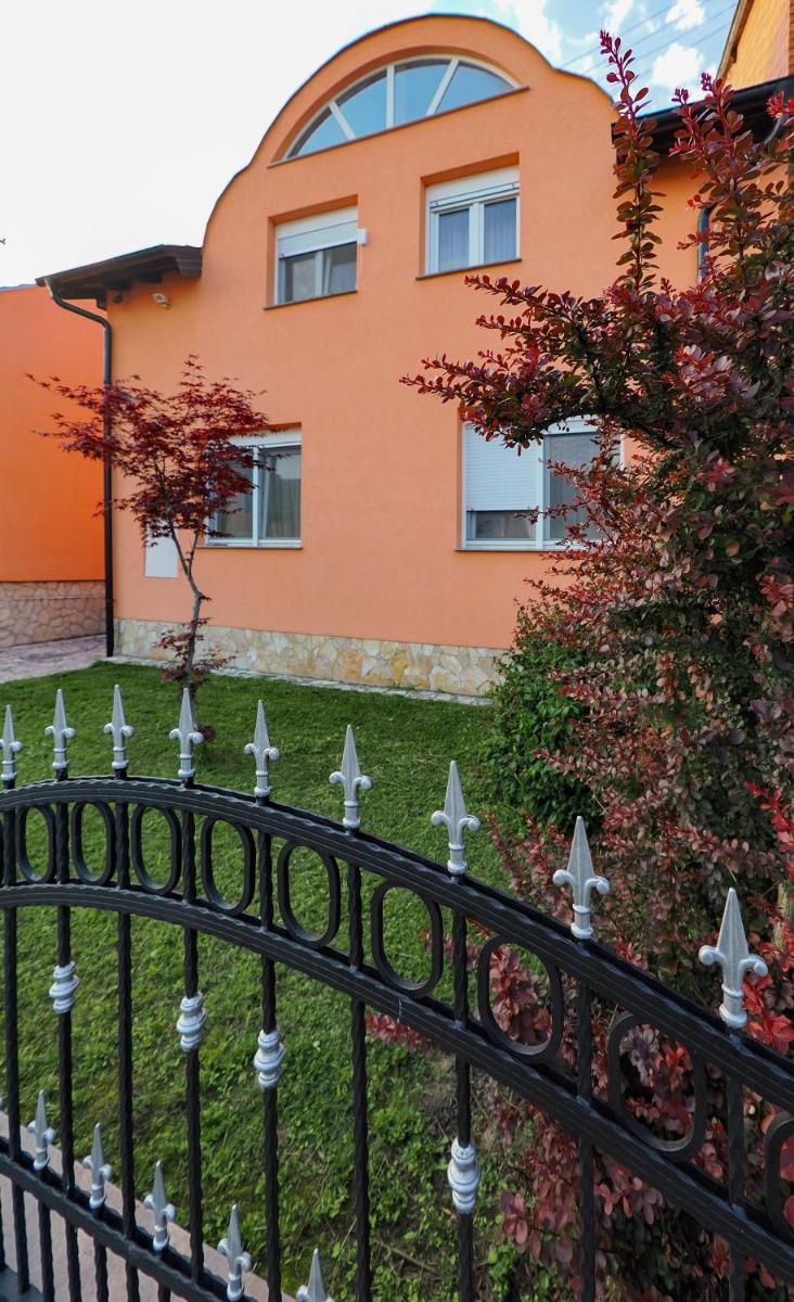 Kuća za najam Villa Monika - Housity