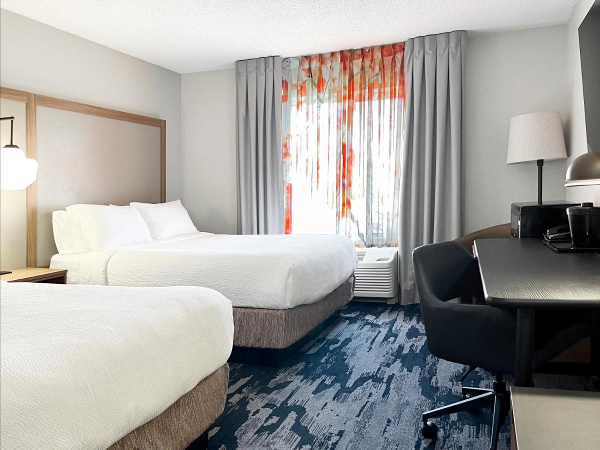 Fairfield Inn & Suites by Marriott Rogers - Housity
