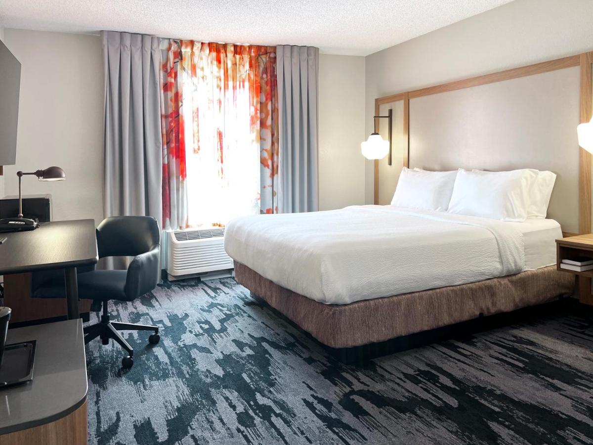 Fairfield Inn & Suites by Marriott Rogers - Housity