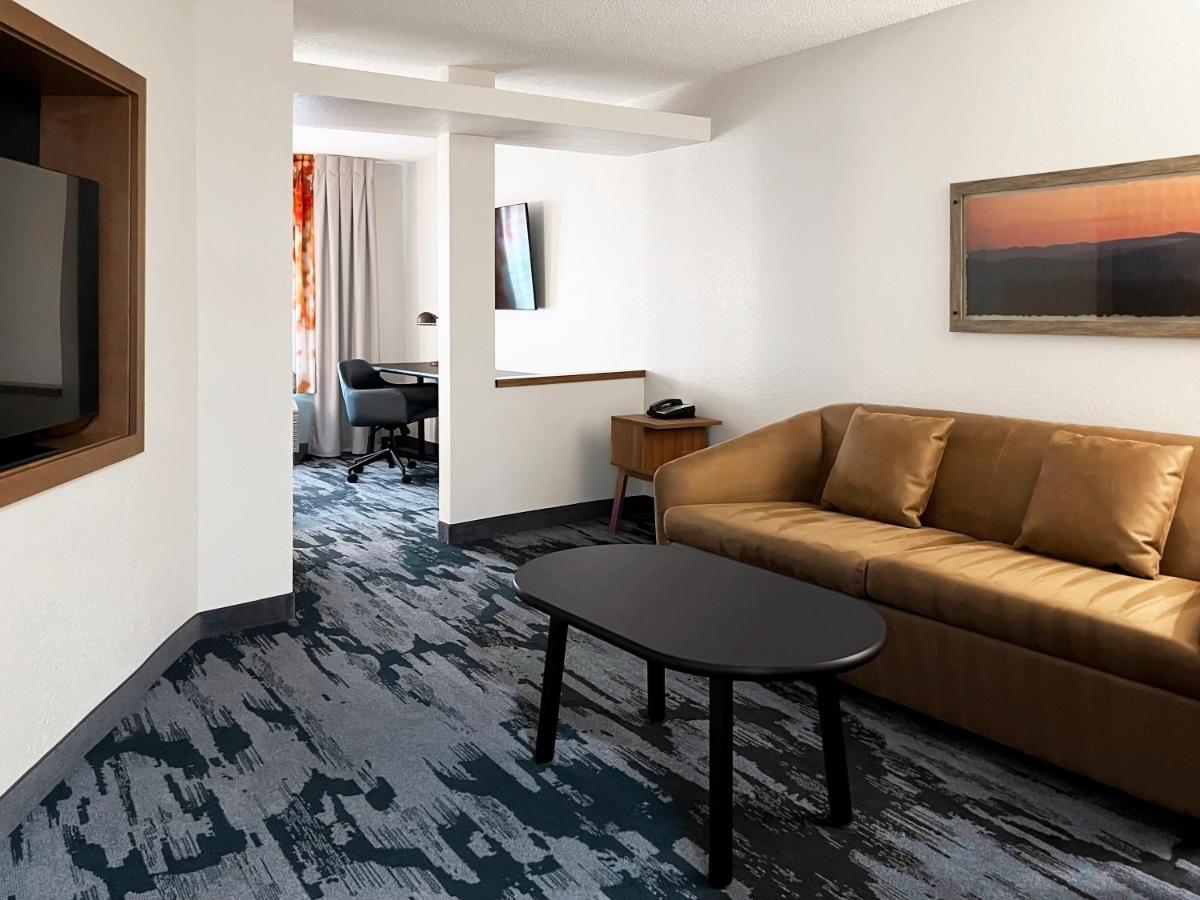 Fairfield Inn & Suites by Marriott Rogers - Housity