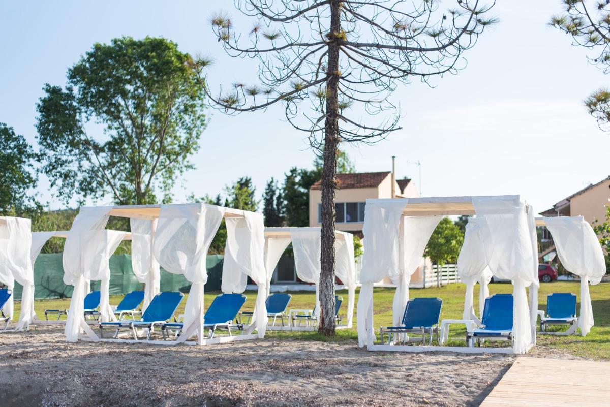 Sandy Beach Houses - Sea View - Housity