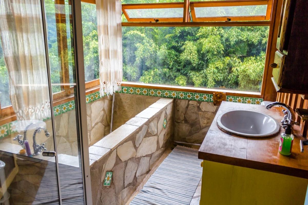 Pousada Trem das Cores - Housity