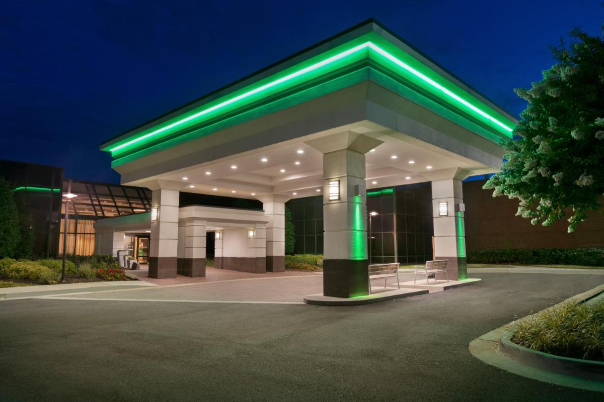 Holiday Inn Washington-Dulles International Airport, an IHG Hotel - Housity