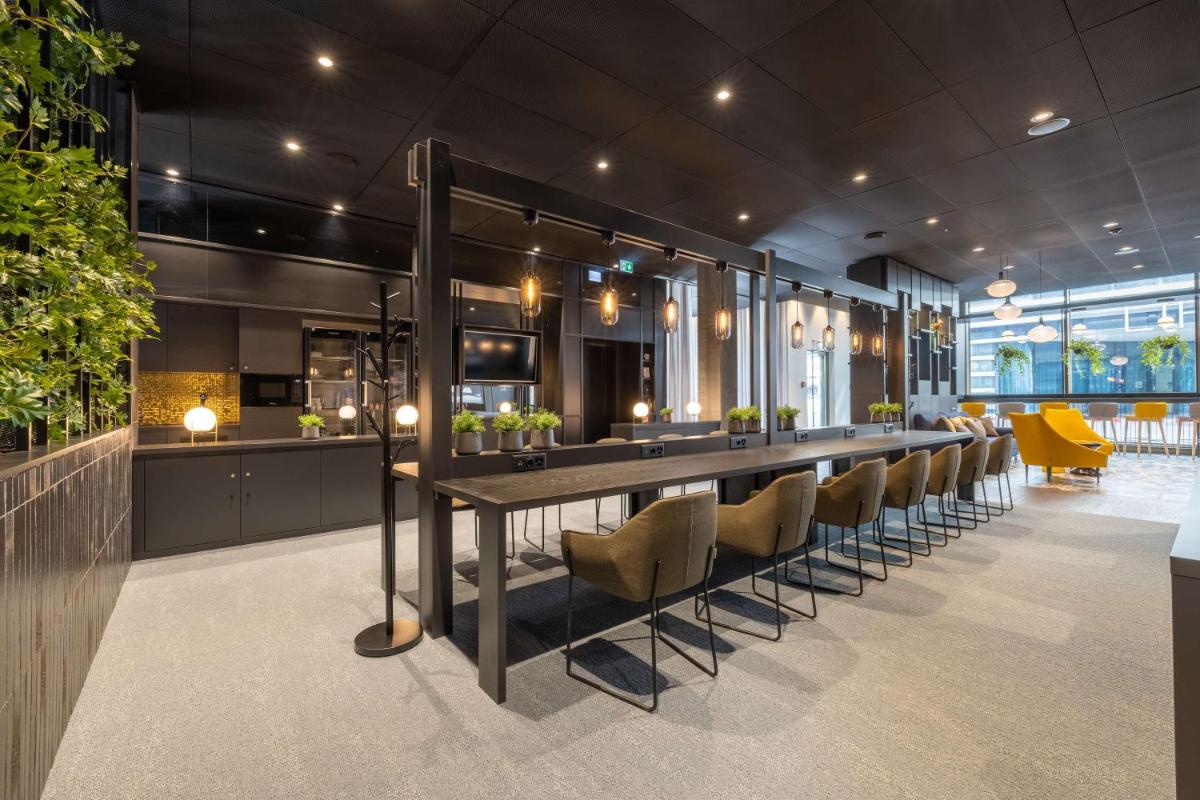 Radisson Hotel & Suites Zurich - Housity