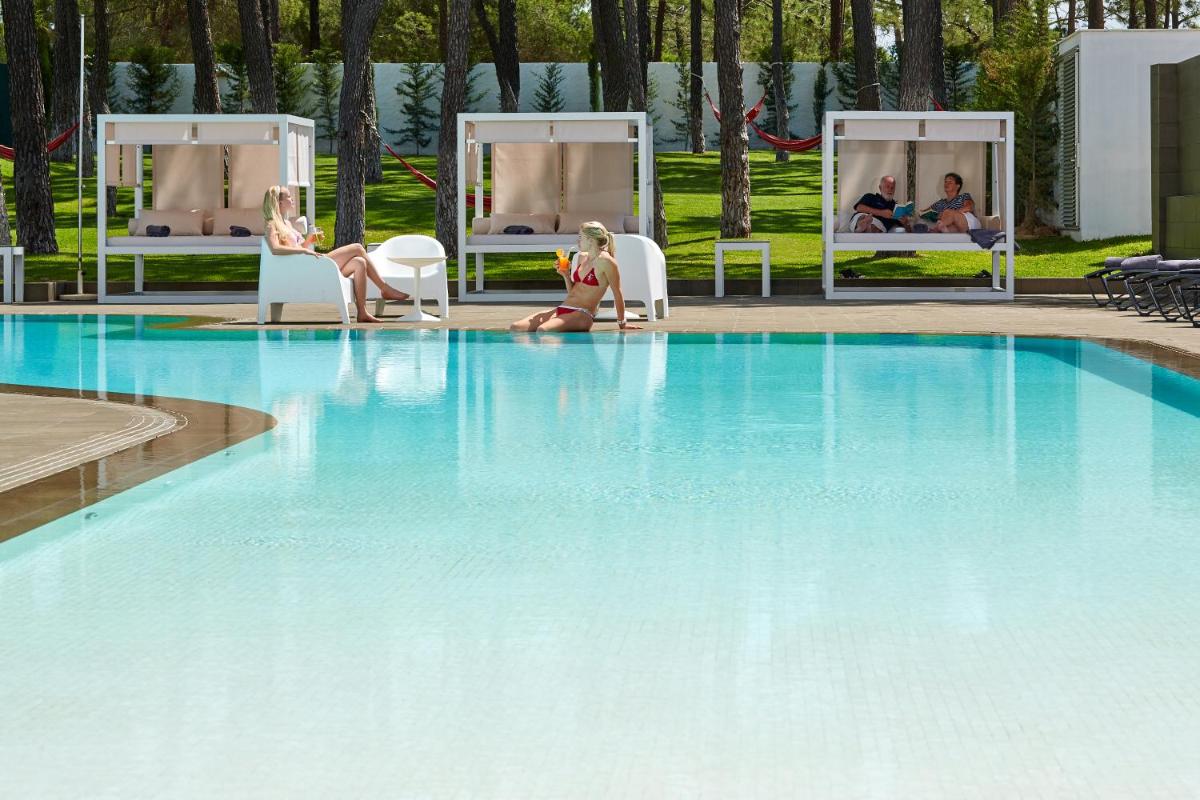 A piscina em ou perto de Alcazar Hotel & SPA