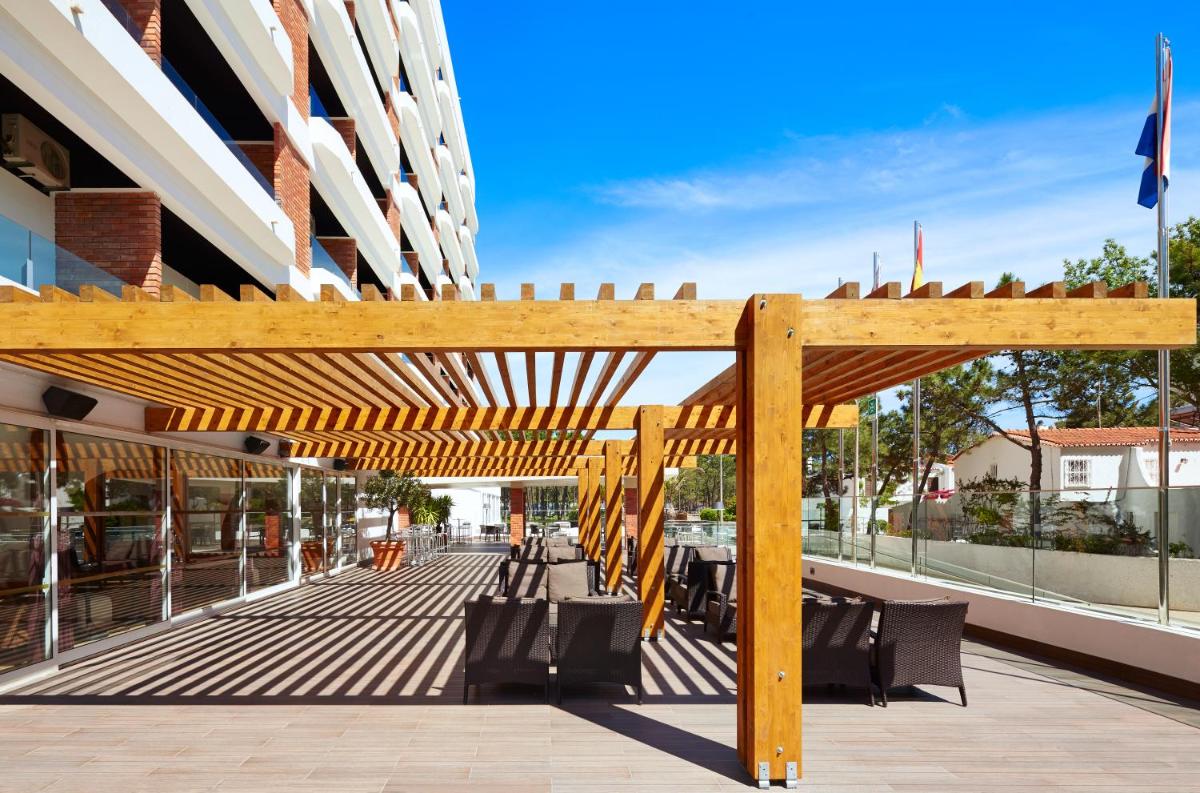 Imagem da galeria de Alcazar Hotel & SPA em Monte Gordo