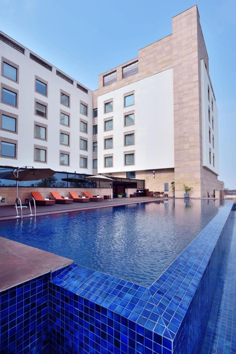 Courtyard by Marriott Raipur - Housity