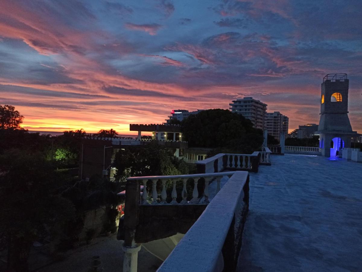 SG Hotel Castillo Sunset - Housity