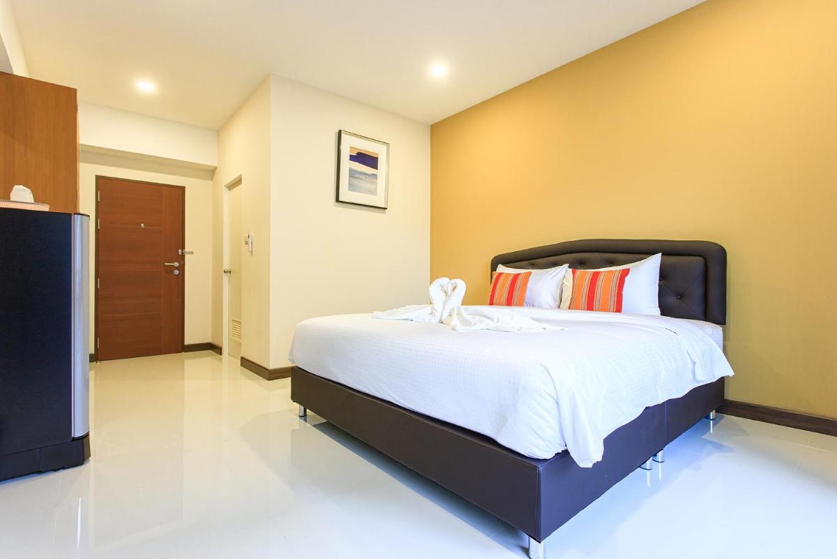 Chanapat Hotel - Housity