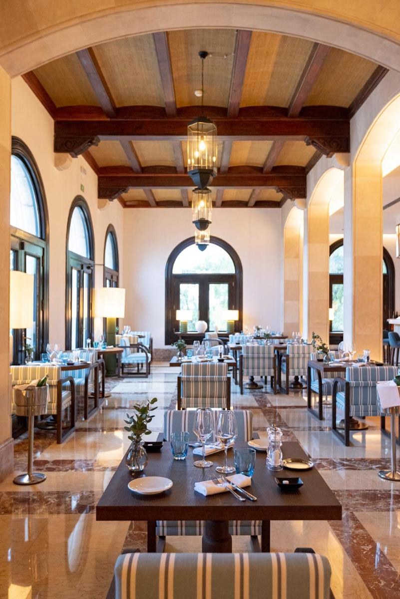 Un restaurante o sitio para comer en Hospes Maricel y Spa, Palma de Mallorca, a Member of Design Hotels