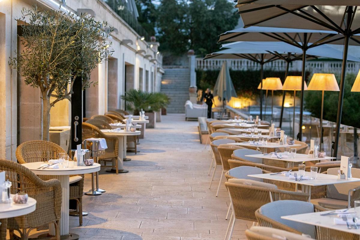 Un restaurante o sitio para comer en Hospes Maricel y Spa, Palma de Mallorca, a Member of Design Hotels