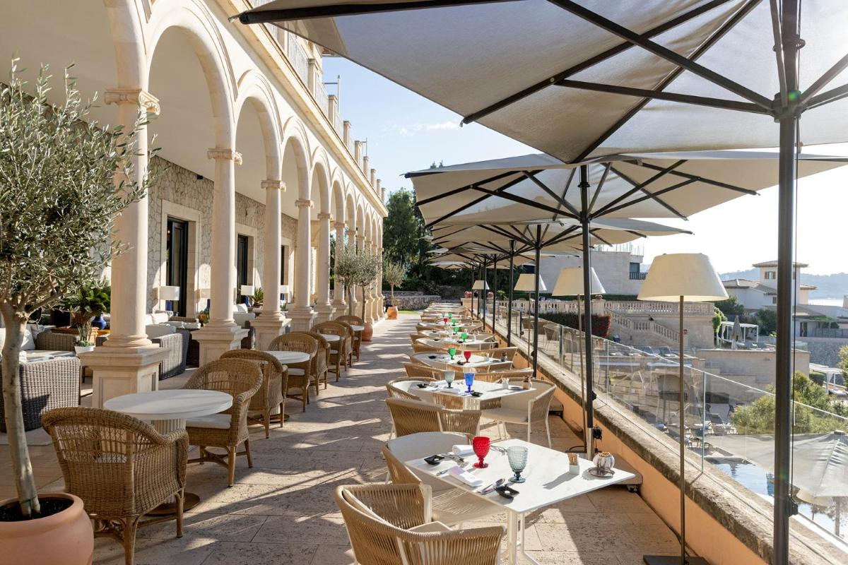 Un balcón o terraza de Hospes Maricel y Spa, Palma de Mallorca, a Member of Design Hotels
