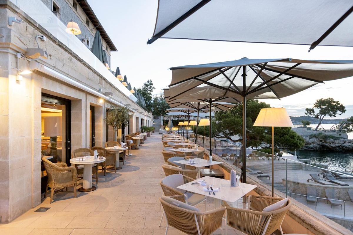 Un restaurante o sitio para comer en Hospes Maricel y Spa, Palma de Mallorca, a Member of Design Hotels