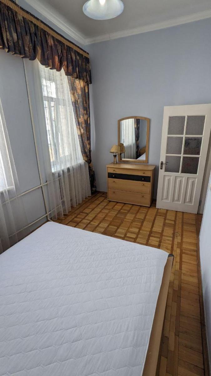 Suitetrails - Apartment on Mykhailivs'kyi Lane
