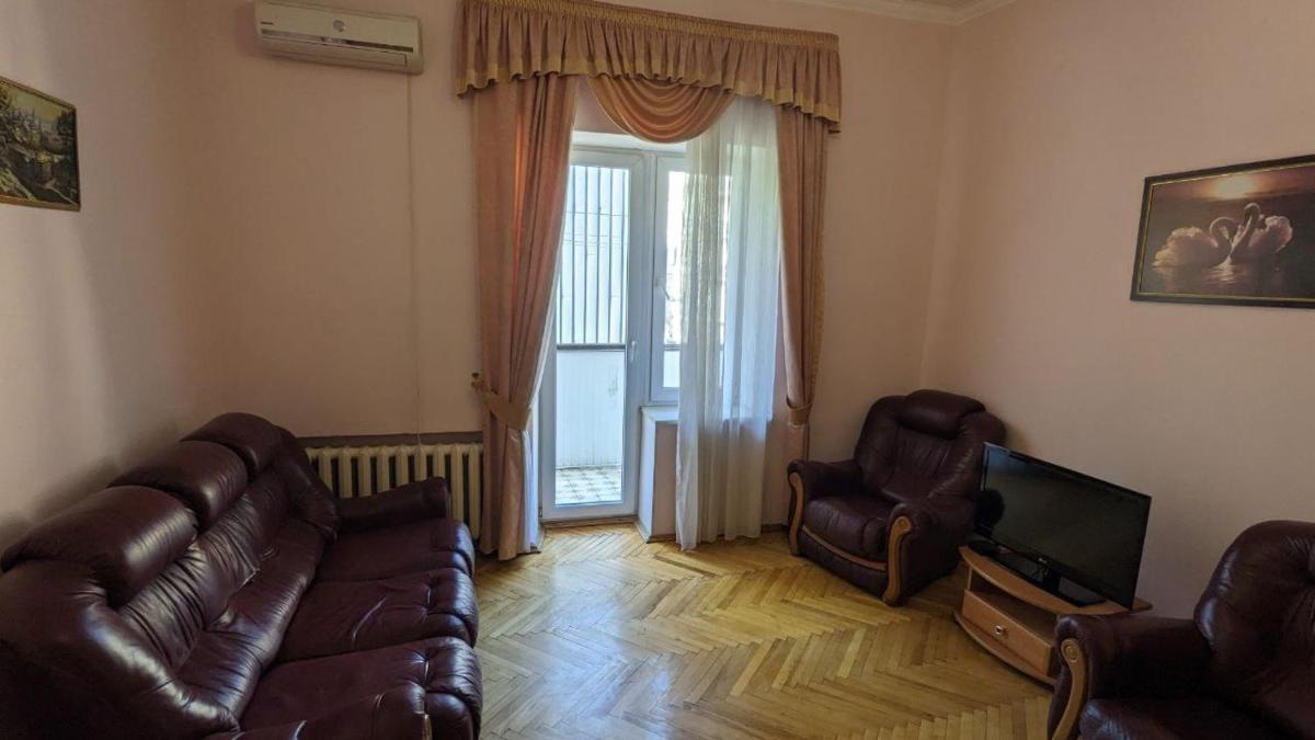 Apartment on Mykhailivs'kyi Lane - Housity