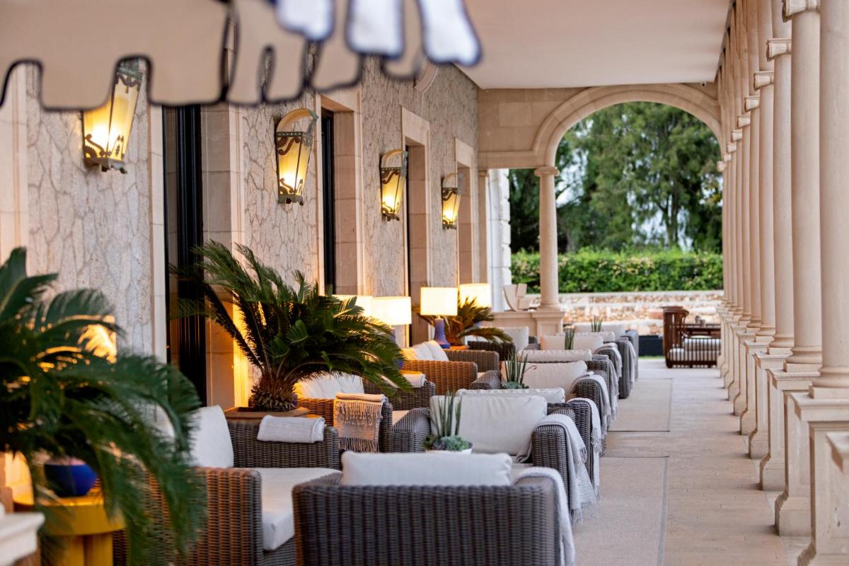 Zona de estar de Hospes Maricel y Spa, Palma de Mallorca, a Member of Design Hotels