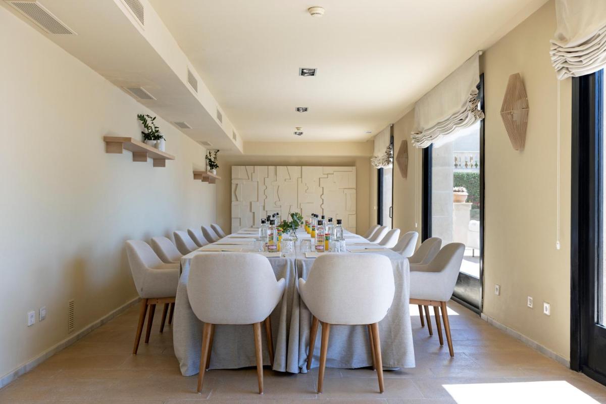 Zona de estar de Hospes Maricel y Spa, Palma de Mallorca, a Member of Design Hotels